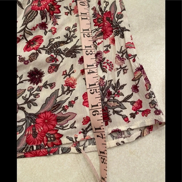 NWT American Eagle Outfitters Off Shoulder Floral Top - Picture 6 of 6